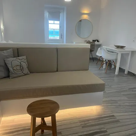 Daphne Naousa (Paros)