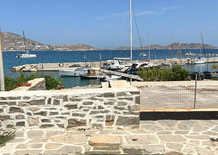 Daphne Naousa (Paros)